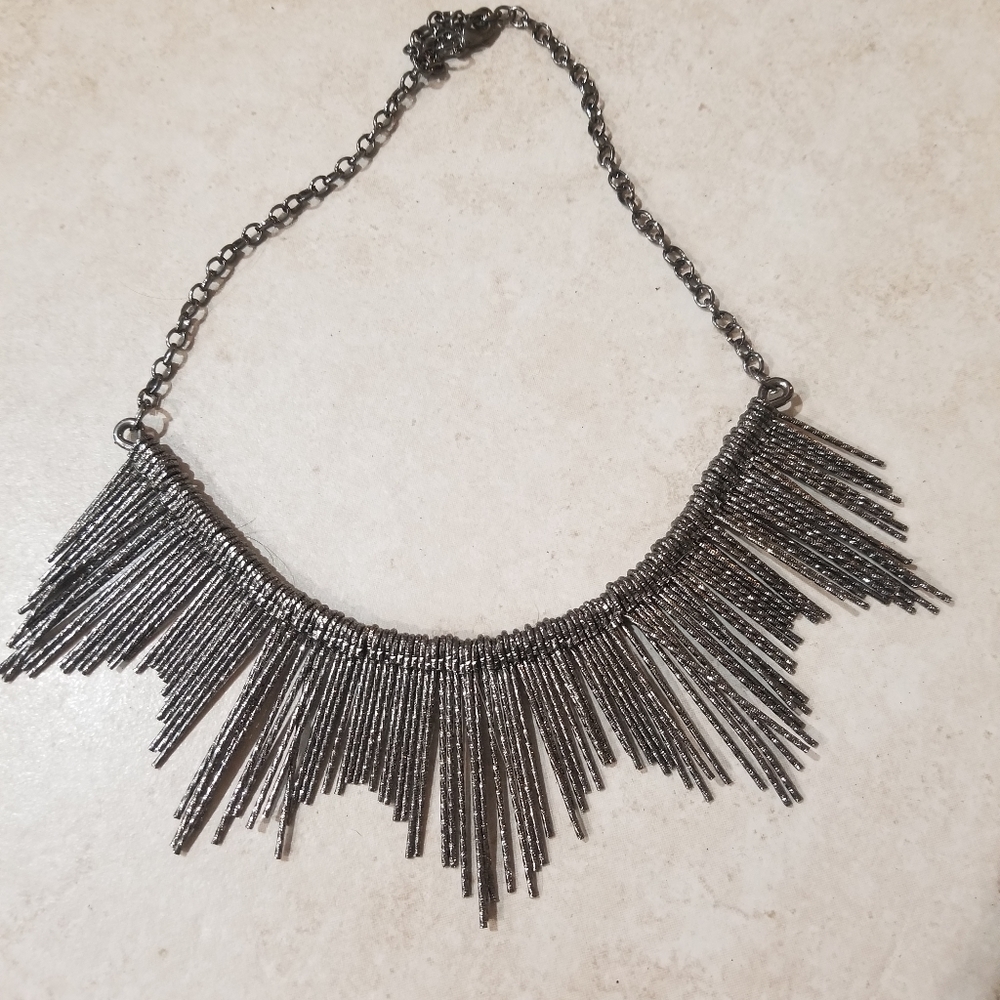 Metal necklace